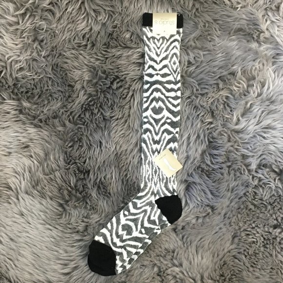 Studio S | Women's Zebra Print Knee High Socks | Black & White | Size 9-11 - Picture 1 of 2